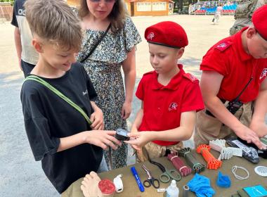 Сотни сахалинцев поучаствовали в активностях Центра «ВОИН» в День молодёжи