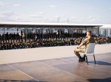 Курсанты Центра «ВОИН» из шести регионов поздравили россиян с Днём молодёжи