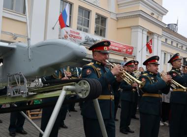 Свердловские курсанты встретили агитпоезд «Единство в памяти, сила в подвиге»