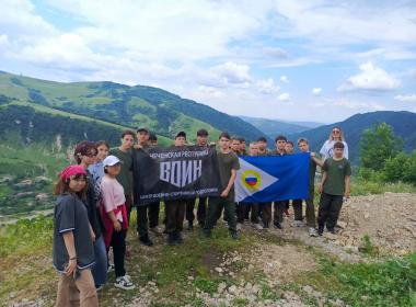 Курсанты из пяти регионов участвуют в смене «Время юных героев» в Чечне