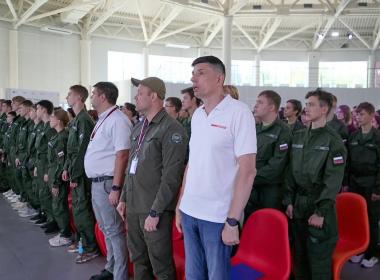 Директор Центра «ВОИН» и директор ВДЦ «Смена» открыли межрегиональную смену «Время юных героев» в Анапе