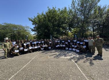 Директор Центра «ВОИН» закрыл финальную смену «Время юных героев» в Калмыкии