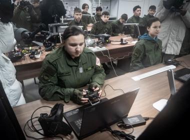 Юрий Трутнев: Центры «ВОИН» начнут готовить преподавателей НВП и патриотического воспитания