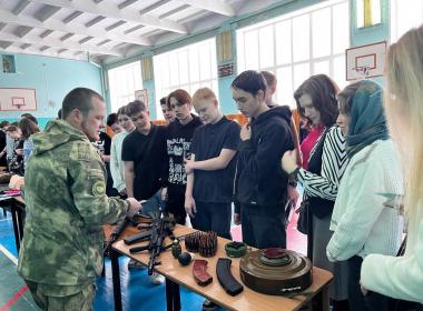 Чувашские школьники полетали на симуляторе БПЛА на мастер-классах Центра «ВОИН»