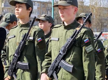 Честь и гордость: курсанты Центра «ВОИН» готовятся к параду Победы в Пскове